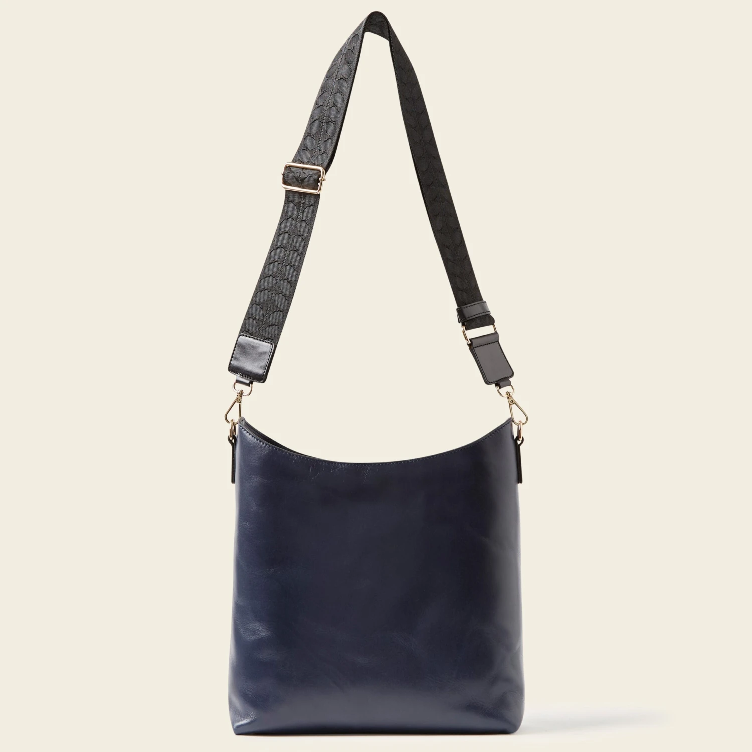Carrymax Bucket Bag - Navy Puzzle Flower - Image 5